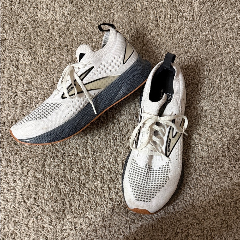 Brooks Men's White and Gray Athletic Shoes